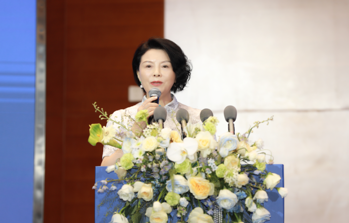 1689579975063026738.png 經(jīng)營(yíng)峰會(huì)的照片3.png