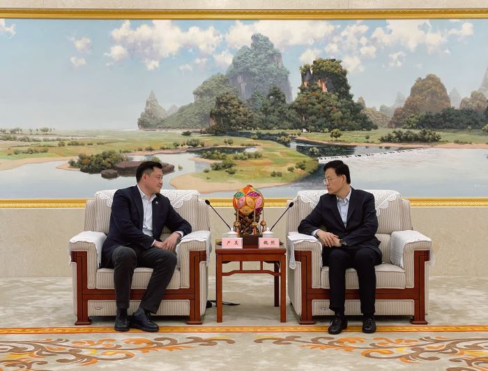 1709890068294001988.jpg 嚴(yán)昊同2.jpg