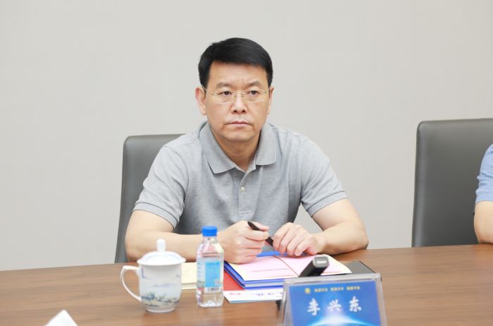 1717146341342060022.jpg 5月30日嚴(yán)昊主席與湖北省江蘇商會(huì)會(huì)長(zhǎng)李興東一行會(huì)談2.jpg