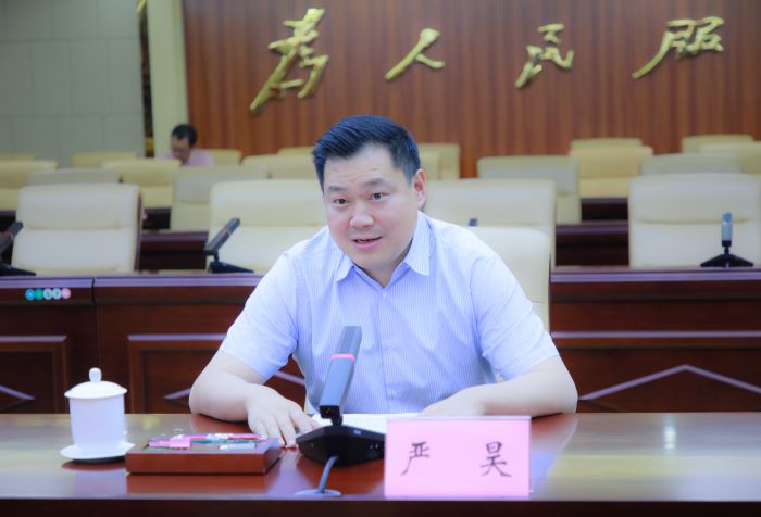 20240918嚴(yán)昊與廣西防城港市委書(shū)記黃江會(huì)談3.jpg