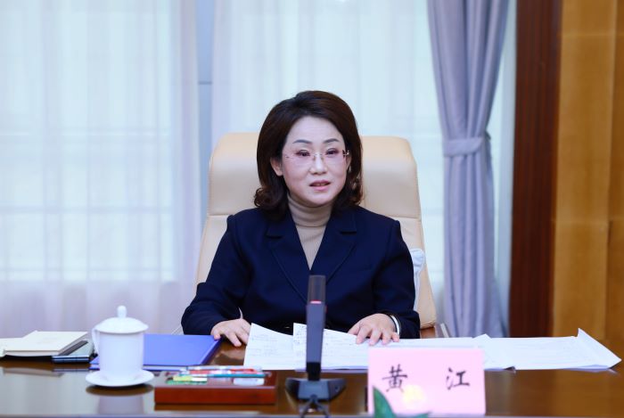 20250205嚴(yán)昊與廣西防城港市委書記黃江、市長邱明宏會談2.jpg